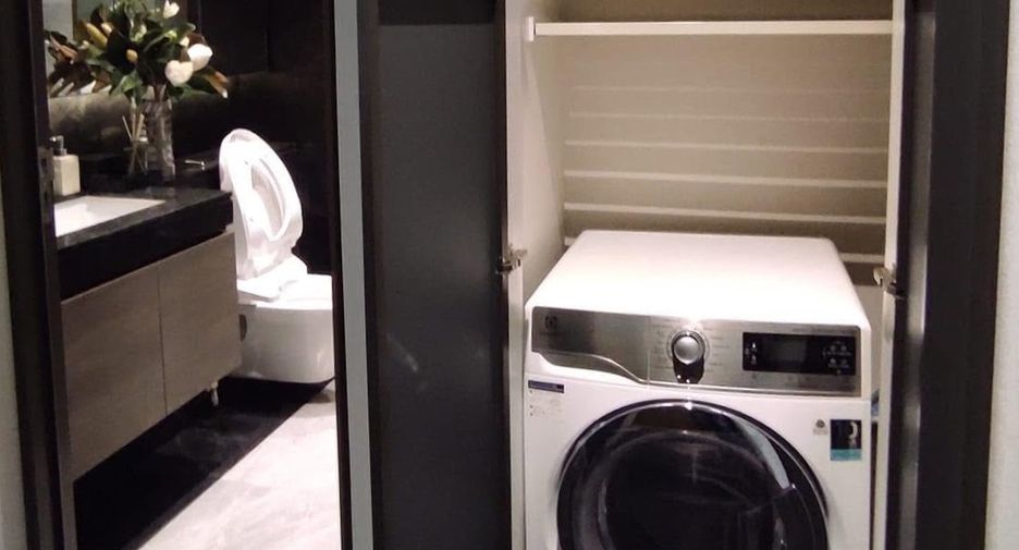 For rent studio condo in Pathum Wan, Bangkok