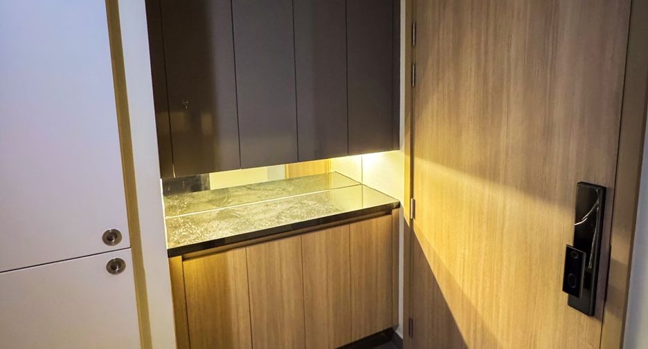 For rent 2 ベッドルーム condo in Pathum Wan, Bangkok
