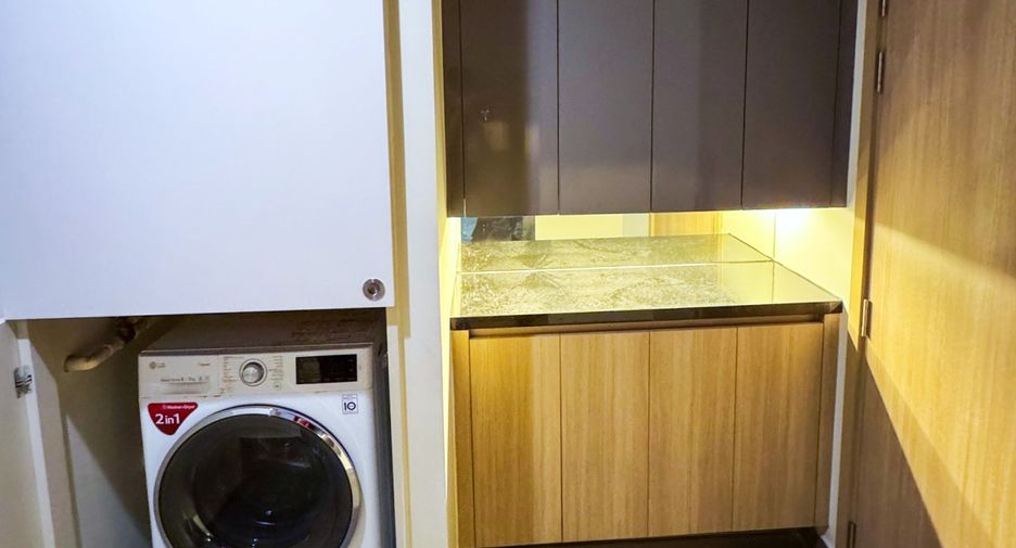 For rent 2 ベッドルーム condo in Pathum Wan, Bangkok