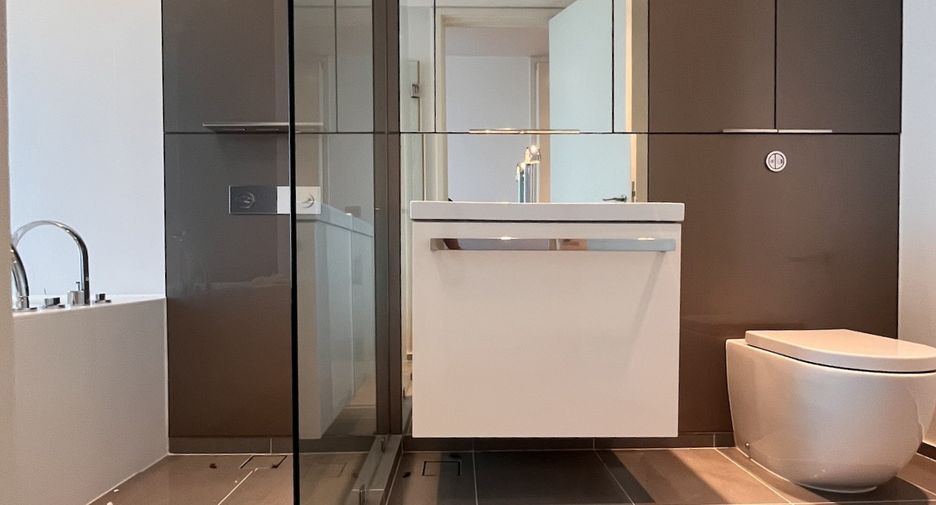 Wohnung zur Miete und zum Kauf mit 2 Zimmer in Pathum Wan, Bangkok