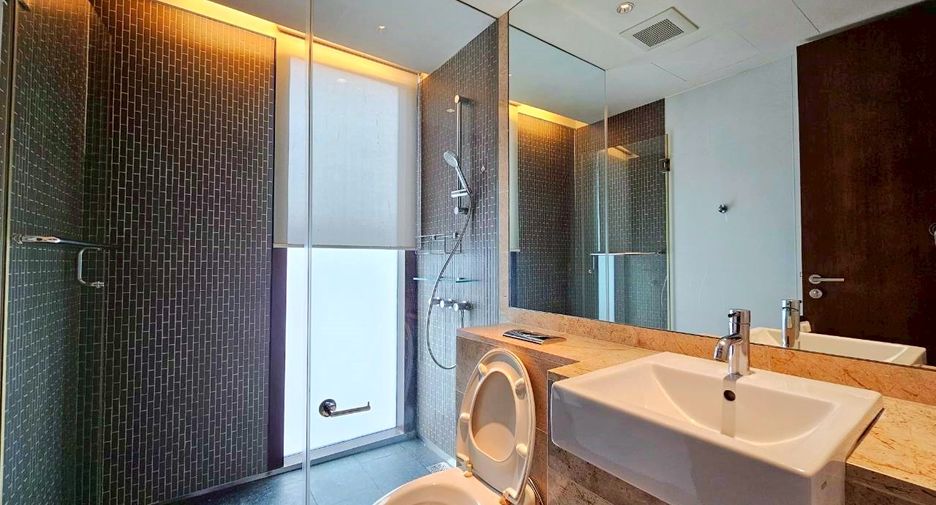 For rent 2 bedrooms condo in Pathum Wan, Bangkok