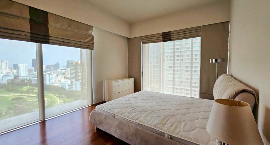 For rent 2 bedrooms condo in Pathum Wan, Bangkok