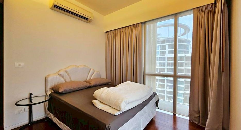 For rent 2 bedrooms condo in Pathum Wan, Bangkok