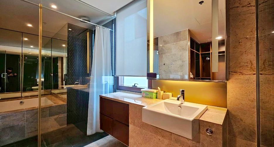 For rent 2 bedrooms condo in Pathum Wan, Bangkok