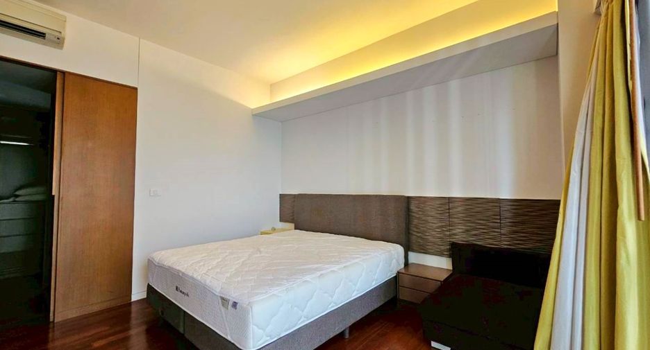 For rent 2 bedrooms condo in Pathum Wan, Bangkok