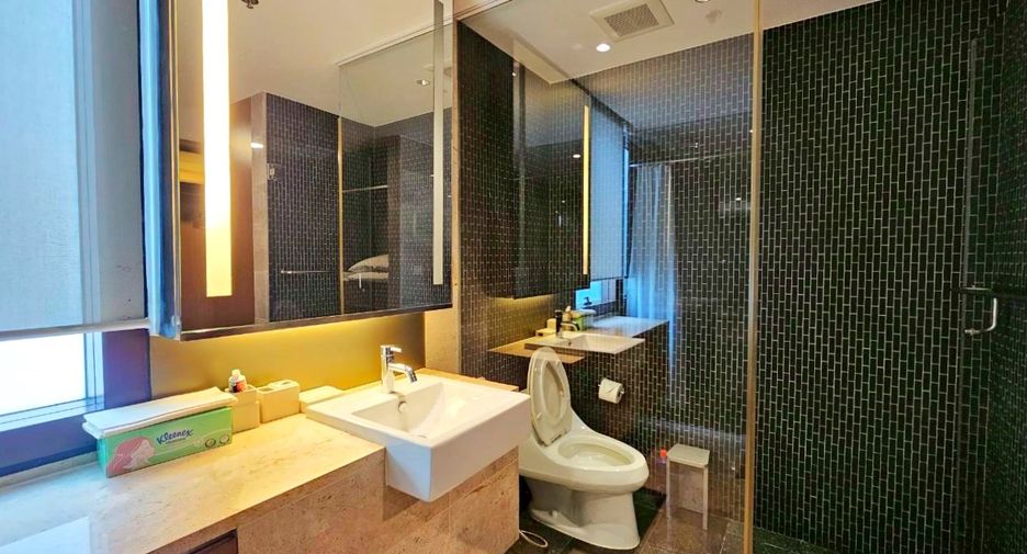For rent 2 bedrooms condo in Pathum Wan, Bangkok