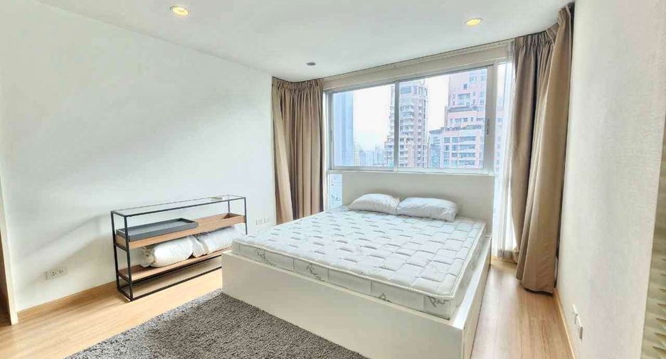 For rent 2 bedrooms condo in Pathum Wan, Bangkok