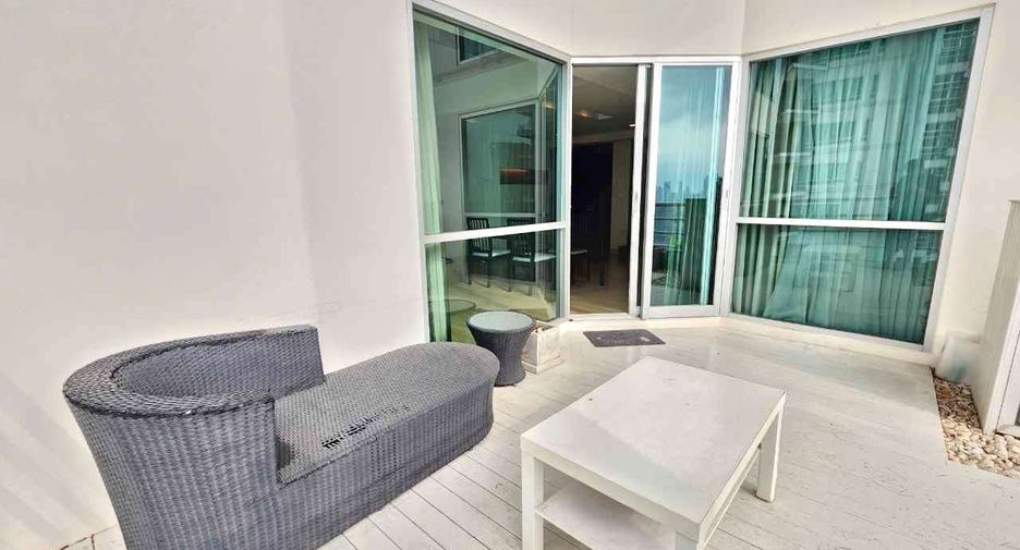 For rent 2 bedrooms condo in Pathum Wan, Bangkok