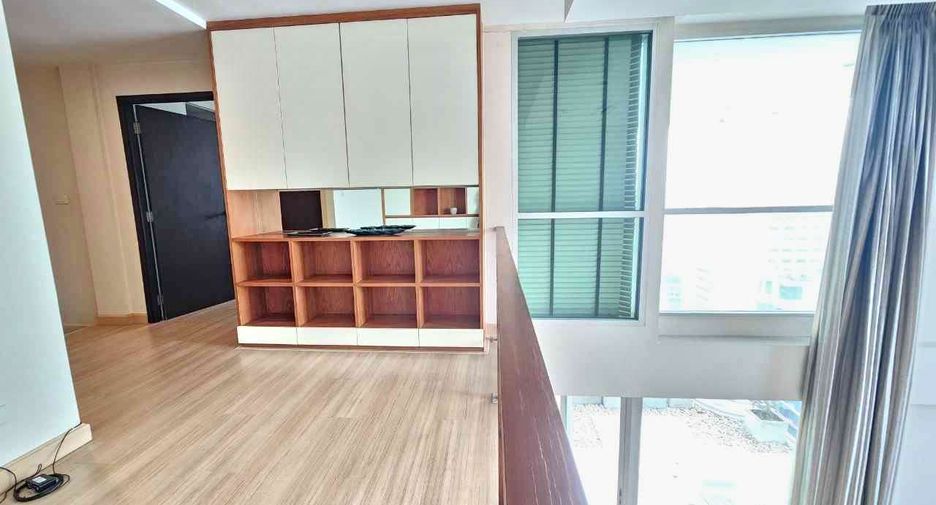 For rent 2 bedrooms condo in Pathum Wan, Bangkok