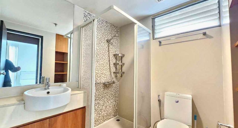 For rent 2 bedrooms condo in Pathum Wan, Bangkok