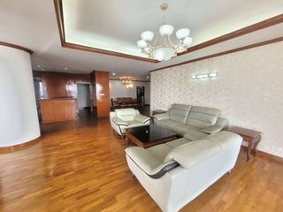 For rent 3 bedrooms condo in Yan Nawa, Bangkok