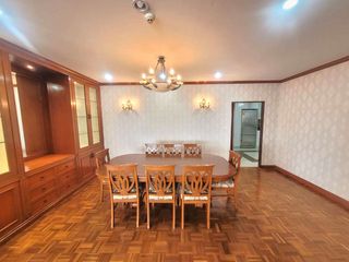 For rent 3 bedrooms condo in Yan Nawa, Bangkok
