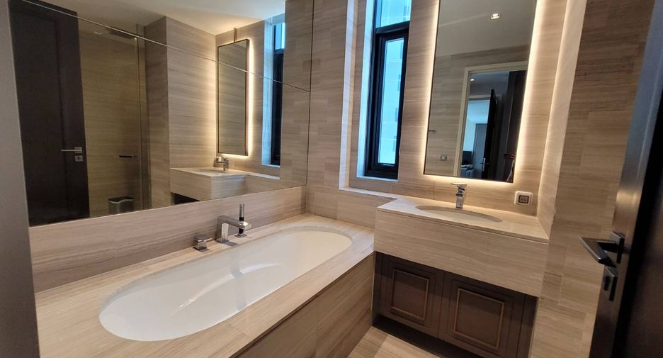 Condo en alquiler y en venta de 2 habitaciones en Khlong Toei, Bangkok