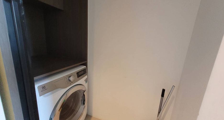 Condo en alquiler y en venta de 2 habitaciones en Khlong Toei, Bangkok