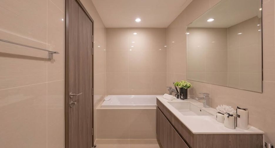 For rent 2 bedrooms condo in Bang Na, Bangkok