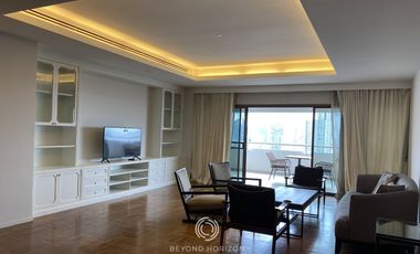 For rent 4 bedrooms condo in Watthana, Bangkok