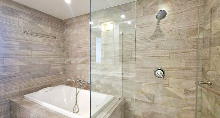 For rent 2 bedrooms condo in Pathum Wan, Bangkok