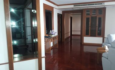 For rent 3 bedrooms condo in Khlong Toei, Bangkok