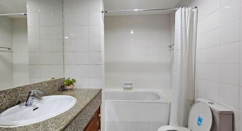For rent 2 bedrooms condo in Khlong Toei, Bangkok