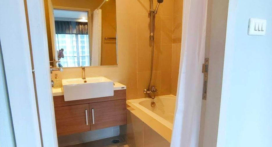 For rent 1 bed condo in Khlong Toei, Bangkok