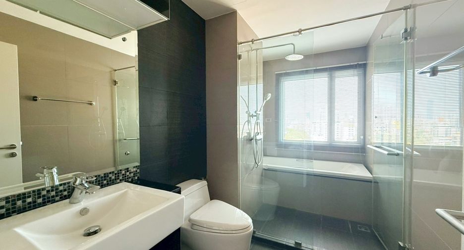 For rent 2 bedrooms condo in Khlong Toei, Bangkok
