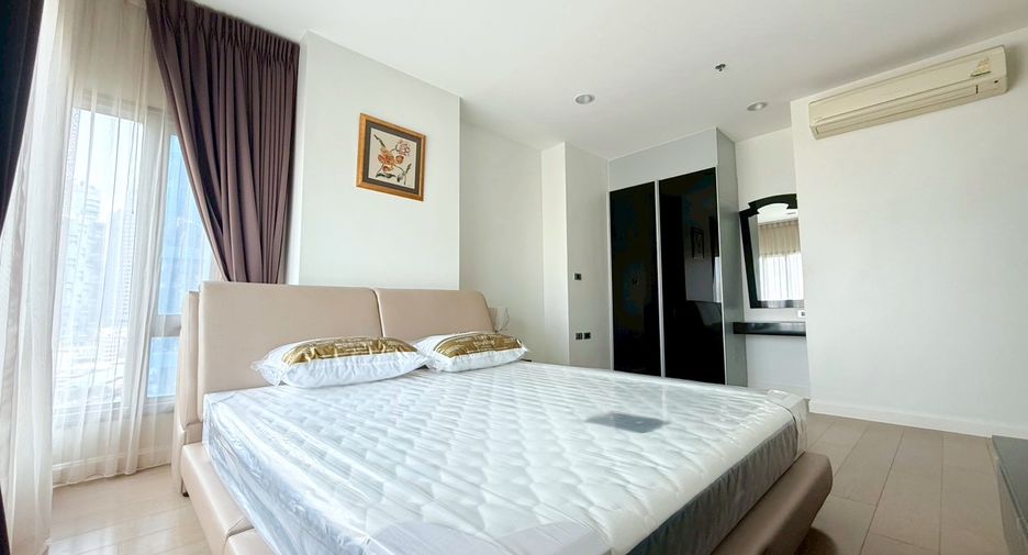 For rent 2 bedrooms condo in Khlong Toei, Bangkok