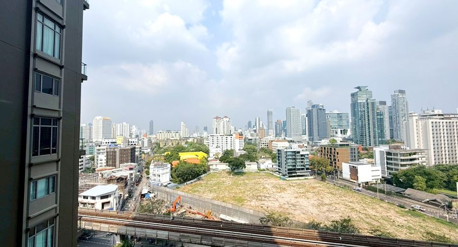 For rent 2 bedrooms condo in Khlong Toei, Bangkok