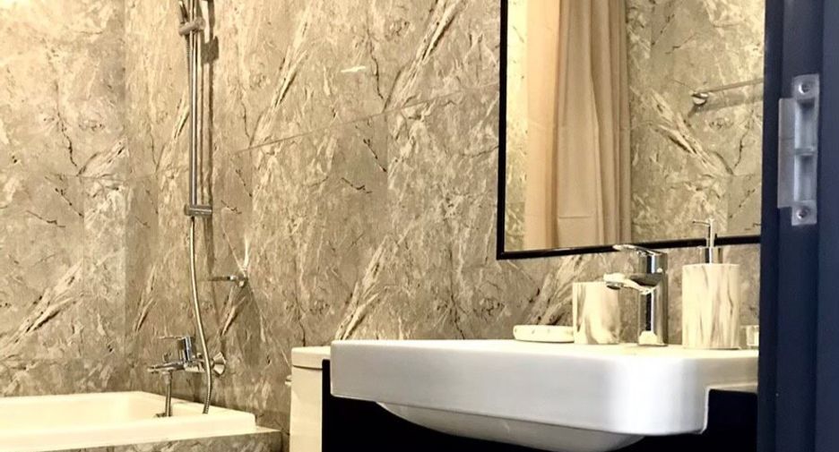 Condo en alquiler y en venta de 2 habitaciones en Khlong Toei, Bangkok