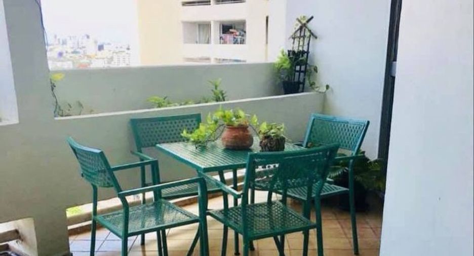 For rent 4 bedrooms condo in Watthana, Bangkok