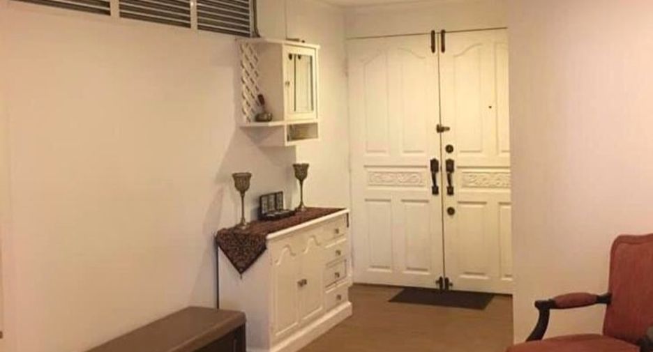 For rent 4 bedrooms condo in Watthana, Bangkok