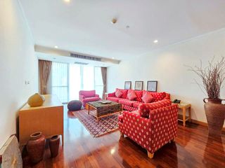 For rent 3 bedrooms condo in Khlong Toei, Bangkok