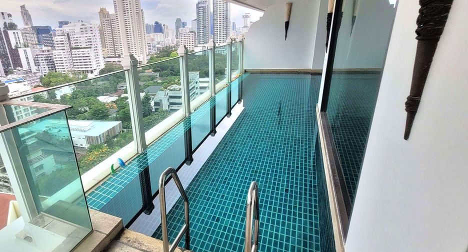 For rent 2 bedrooms condo in Watthana, Bangkok