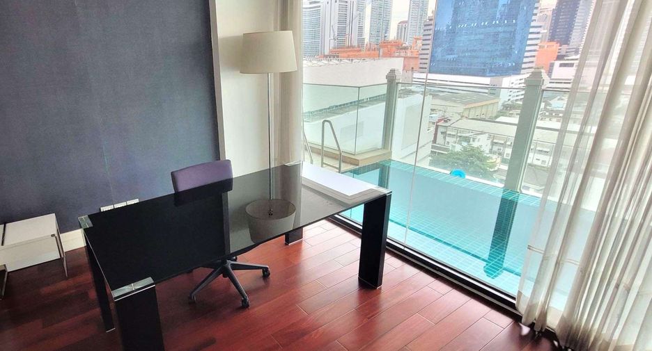 For rent 2 bedrooms condo in Watthana, Bangkok