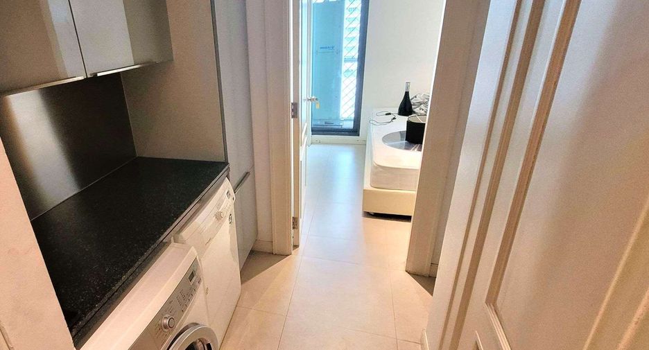 For rent 2 bedrooms condo in Watthana, Bangkok