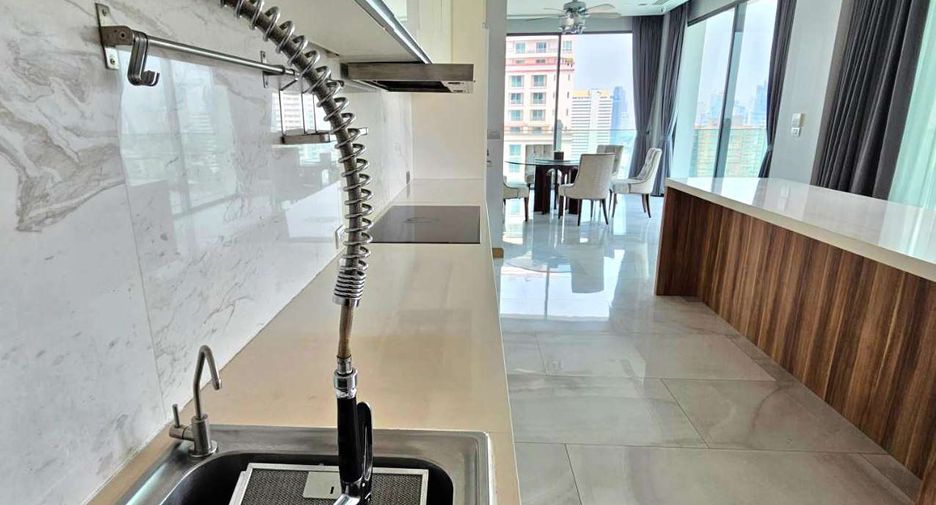 For rent 3 bedrooms condo in Watthana, Bangkok