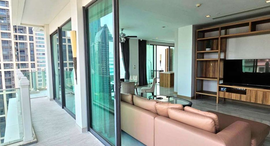 For rent 3 bedrooms condo in Watthana, Bangkok