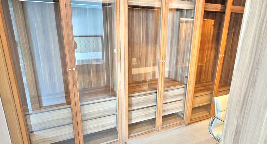 For rent 3 bedrooms condo in Watthana, Bangkok