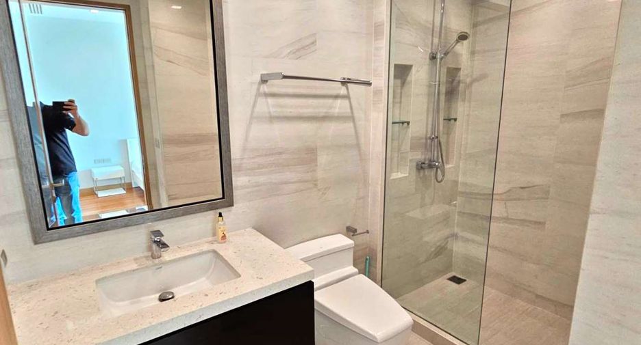 For rent 3 bedrooms condo in Watthana, Bangkok