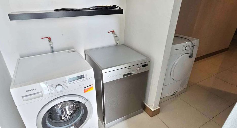 For rent 3 bedrooms condo in Watthana, Bangkok