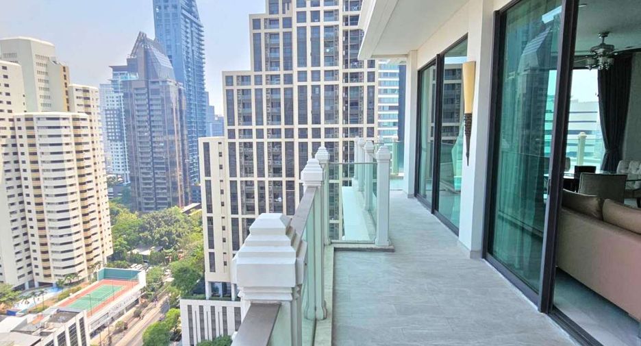 For rent 3 bedrooms condo in Watthana, Bangkok