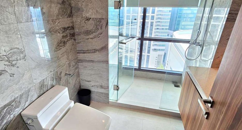 For rent 3 bedrooms condo in Watthana, Bangkok