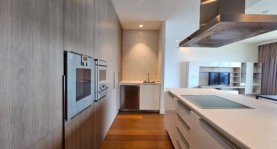 Wohnung zur Miete mit 3 Zimmer in Pathum Wan, Bangkok