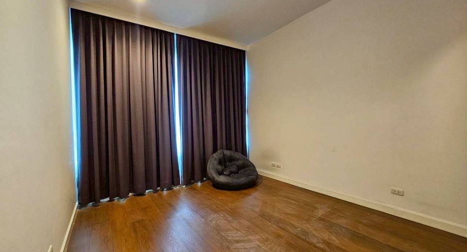 Wohnung zur Miete mit 3 Zimmer in Pathum Wan, Bangkok