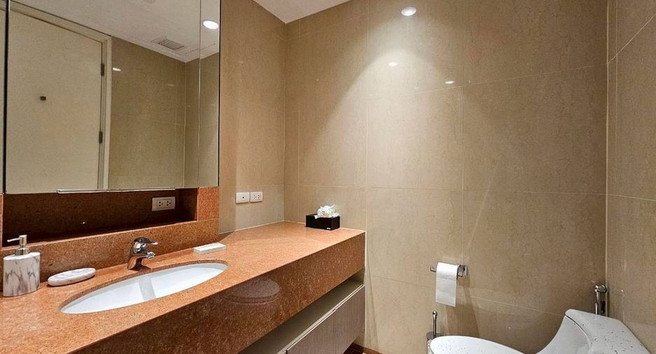 Wohnung zur Miete mit 3 Zimmer in Pathum Wan, Bangkok