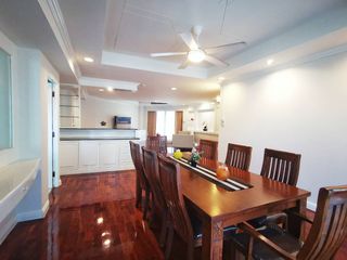 For rent 3 bedrooms condo in Khlong Toei, Bangkok
