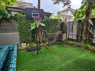 For rent 3 bedrooms house in Khlong Toei, Bangkok