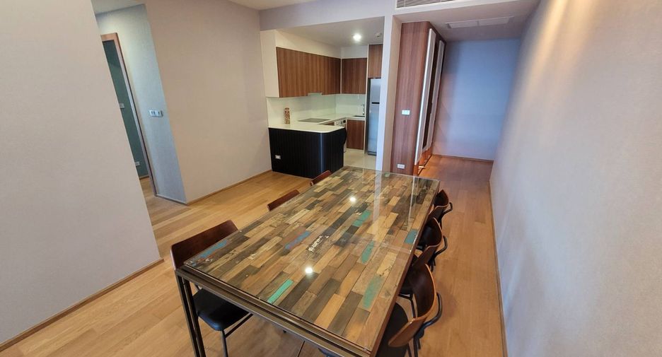 For rent 3 bedrooms condo in Khlong Toei, Bangkok
