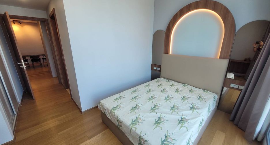 For rent 3 bedrooms condo in Khlong Toei, Bangkok