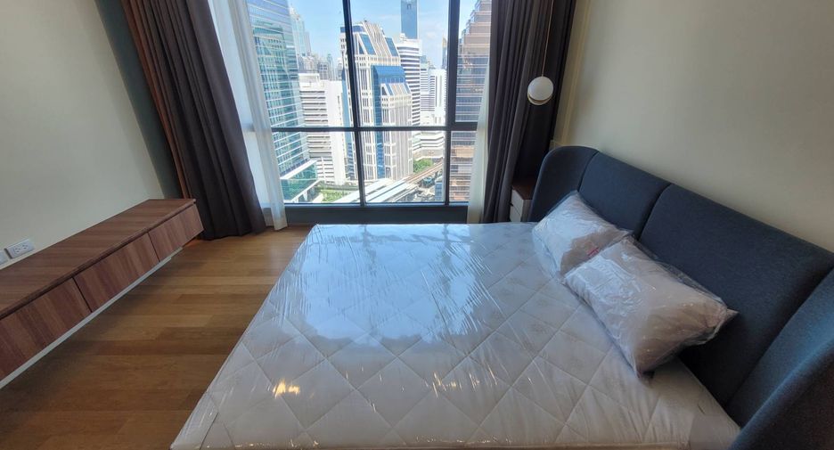 For rent 3 bedrooms condo in Khlong Toei, Bangkok