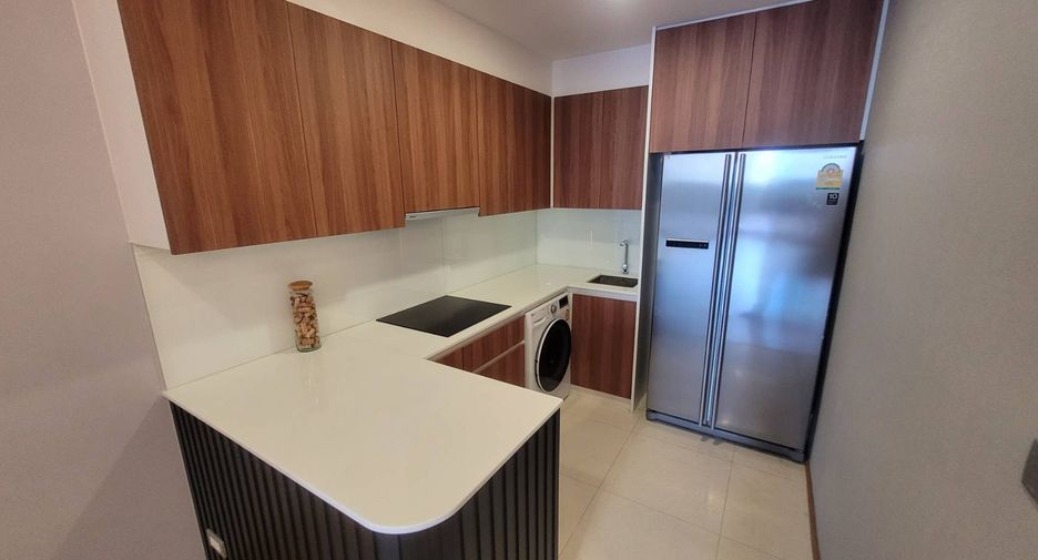 For rent 3 bedrooms condo in Khlong Toei, Bangkok